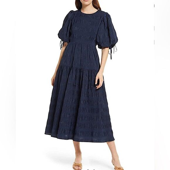 Moon River Dresses & Skirts - MOON RIVER Navy Blue Tiered Puff Sleeve Midi Dress - Size M